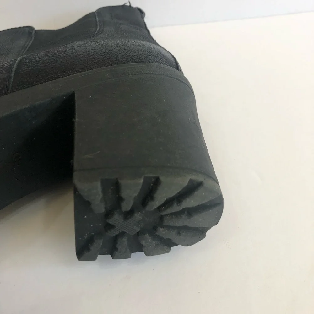 Vagabond Grace black Nubuck Chelsea ankle boots. - Picture 9 of 10